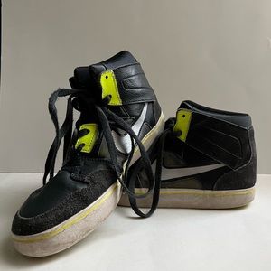 Nike Boys Black High Tops - Size 6